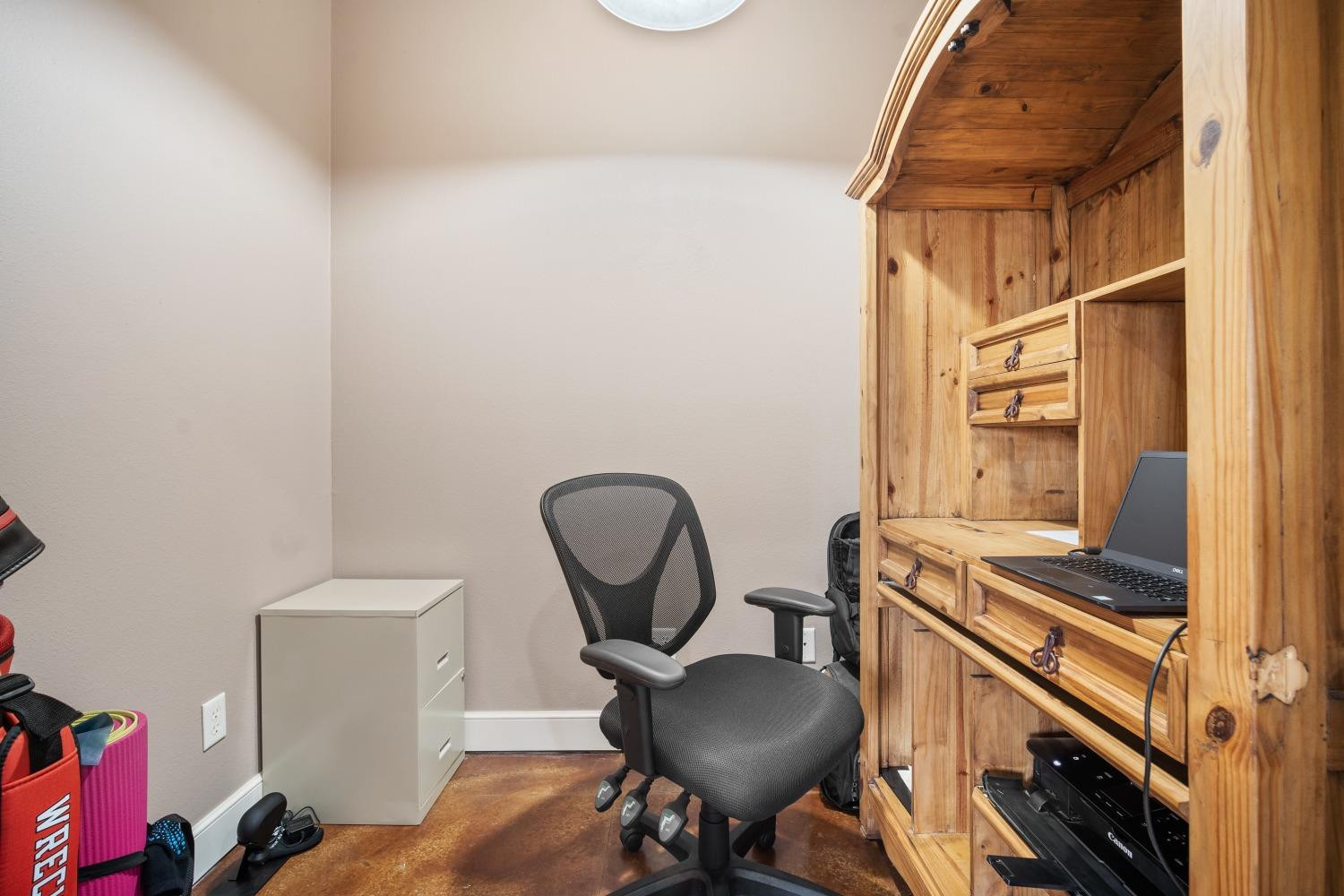 6487 East Fm 41 Ropesville, TX 79358 - Photo 9 of 33 a view of a workspace with furniture