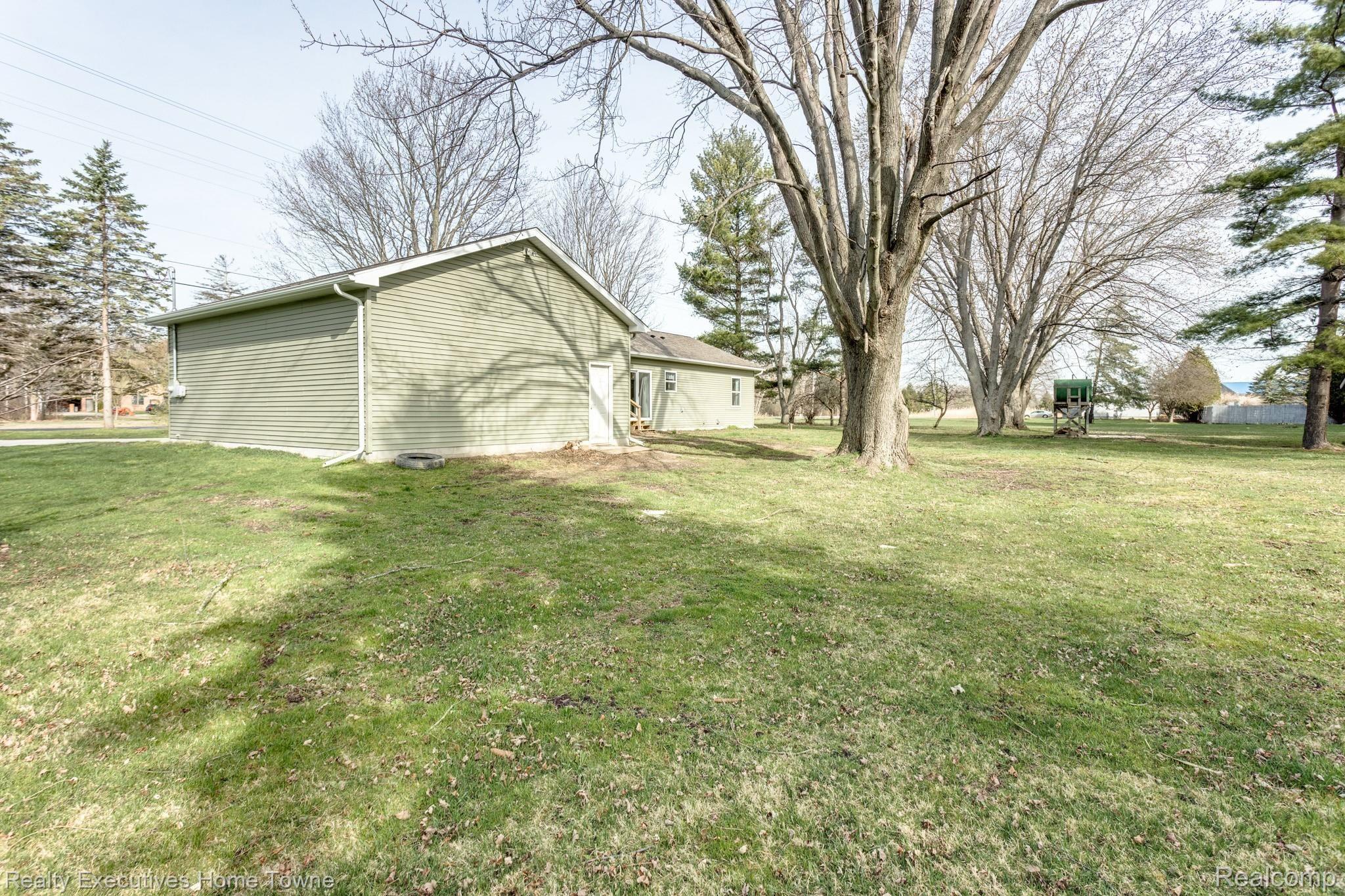 6324 State Road Fort Gratiot, MI 48059 - Photo 32 of 34 6324 State Rd (5 of 22).jpg