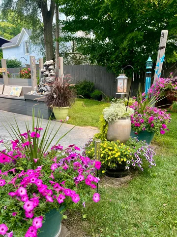 $183,000 | 327 South Hemlock Street, Evart, MI 49631