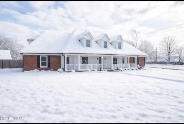 $570,000 | 990 Eagle Ridge Cove, Hernando, MS 38632