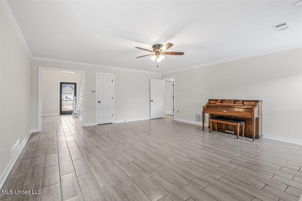 990 Eagle Ridge Cove Hernando, MS 38632 - Photo 16 of 61 16-Living room