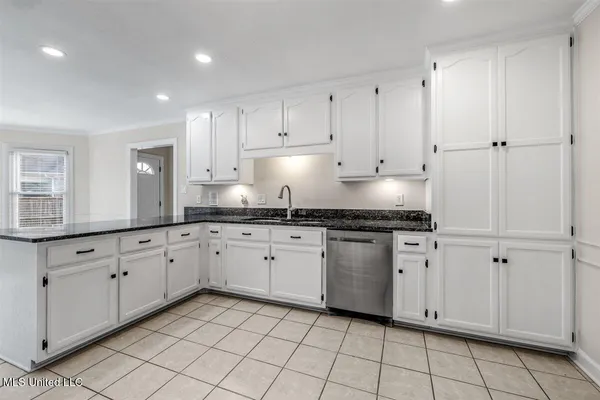 $569,999 | 990 Eagle Ridge Cove, Hernando, MS 38632