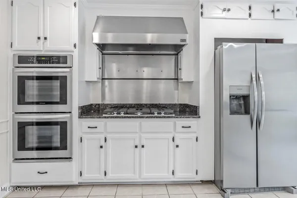 $569,999 | 990 Eagle Ridge Cove, Hernando, MS 38632