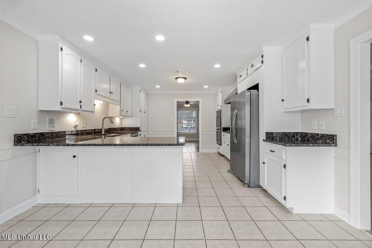 990 Eagle Ridge Cove Hernando, MS 38632 - Photo 24 of 61 19-Kitchen