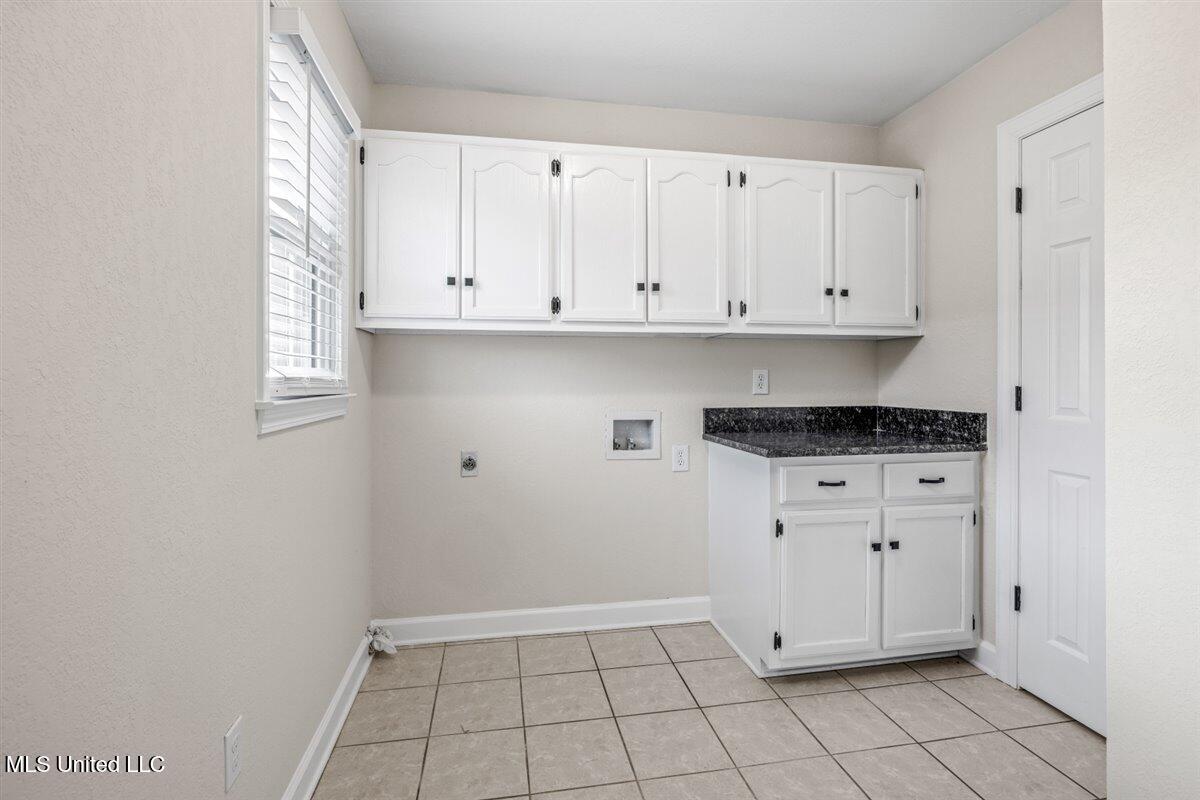 990 Eagle Ridge Cove Hernando, MS 38632 - Photo 29 of 61 23-Laundry