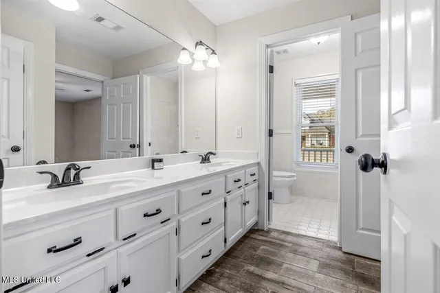 $585,000 | 990 Eagle Ridge Cove, Hernando, MS 38632