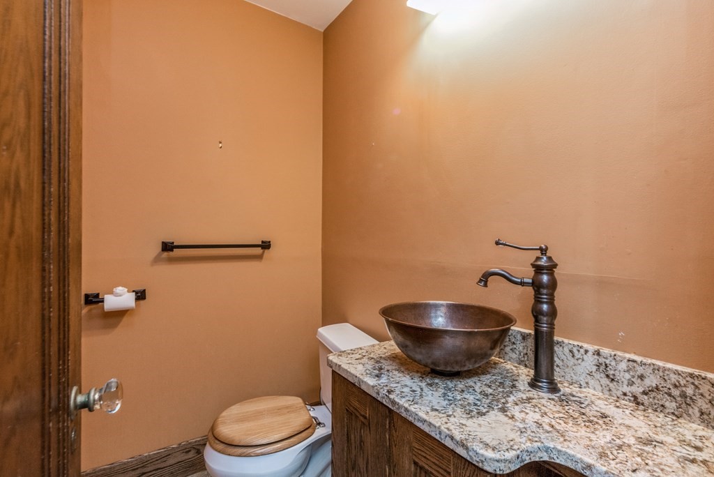 74 Commodore Road Worcester, MA 01602 - Photo 18 of 35 Gallery Image 18