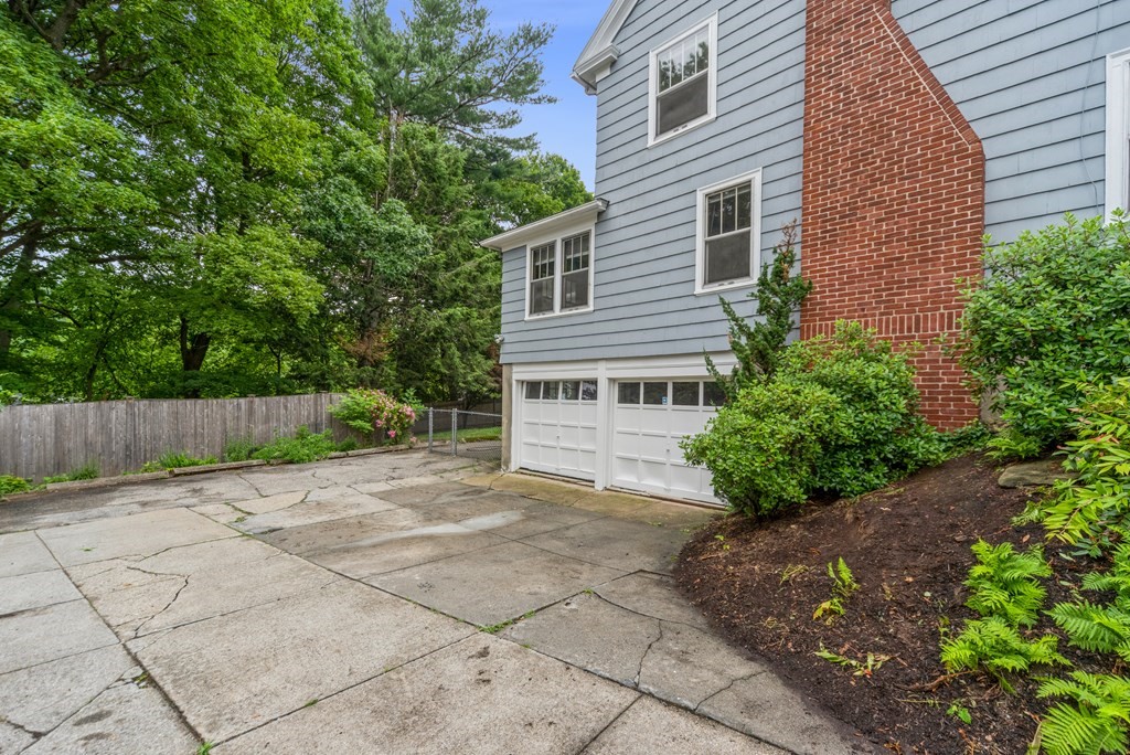 74 Commodore Road Worcester, MA 01602 - Photo 34 of 35 Gallery Image 34