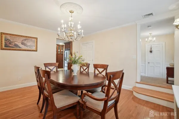 $999,999 | 12 Edgewood Road, Edison, NJ 08820