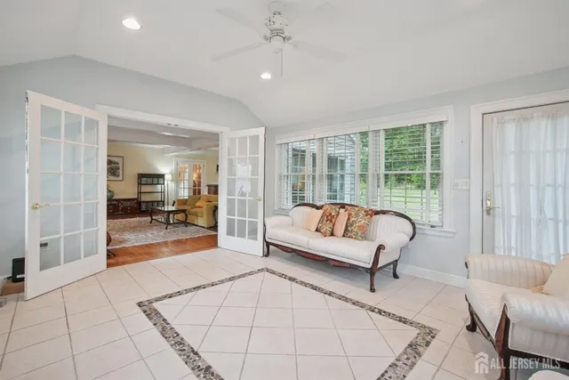 $999,999 | 12 Edgewood Road, Edison, NJ 08820