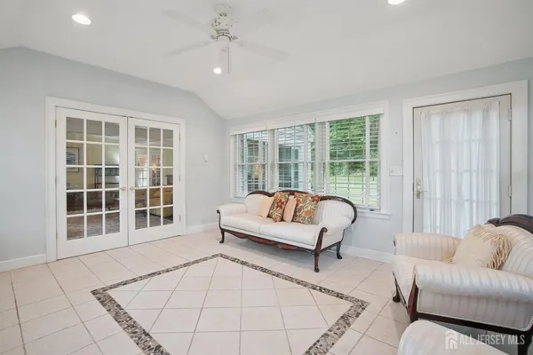 $999,999 | 12 Edgewood Road, Edison, NJ 08820