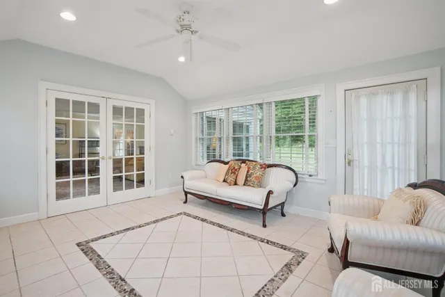 $999,999 | 12 Edgewood Road, Edison, NJ 08820