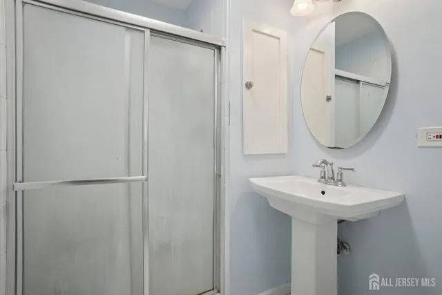 $999,999 | 12 Edgewood Road, Edison, NJ 08820