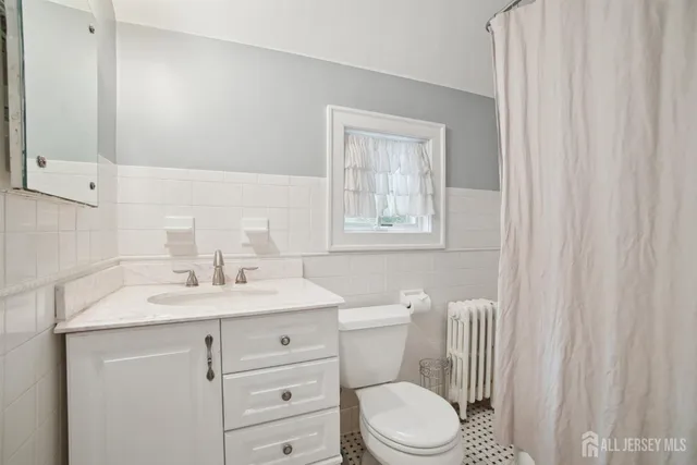 $999,999 | 12 Edgewood Road, Edison, NJ 08820