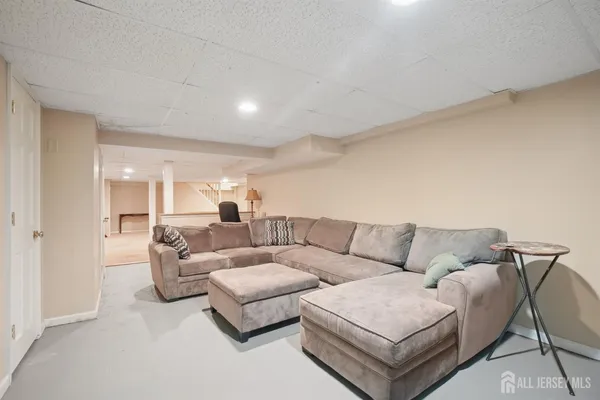 $999,999 | 12 Edgewood Road, Edison, NJ 08820