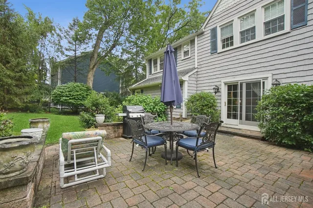 $999,999 | 12 Edgewood Road, Edison, NJ 08820