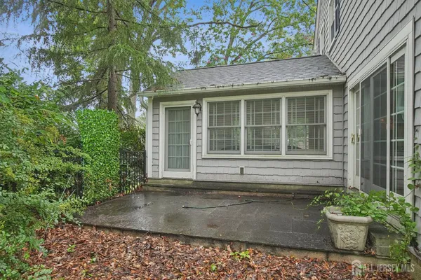 $999,999 | 12 Edgewood Road, Edison, NJ 08820