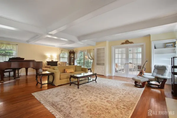 $999,999 | 12 Edgewood Road, Edison, NJ 08820