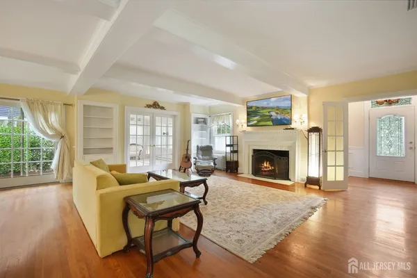 $999,999 | 12 Edgewood Road, Edison, NJ 08820