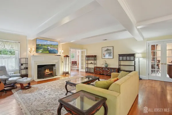 $999,999 | 12 Edgewood Road, Edison, NJ 08820