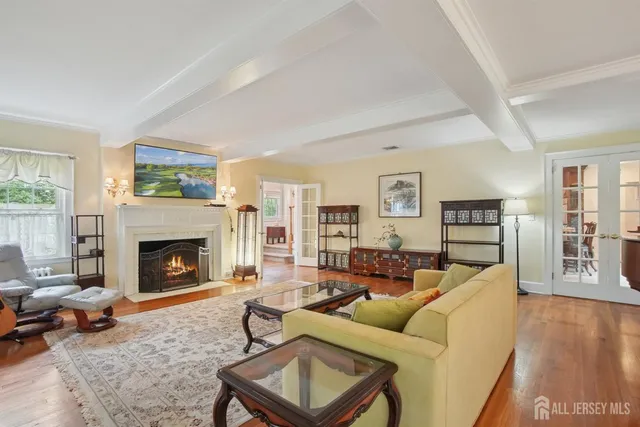 $999,999 | 12 Edgewood Road, Edison, NJ 08820