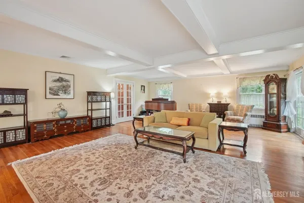 $999,999 | 12 Edgewood Road, Edison, NJ 08820