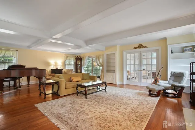 $999,999 | 12 Edgewood Road, Edison, NJ 08820