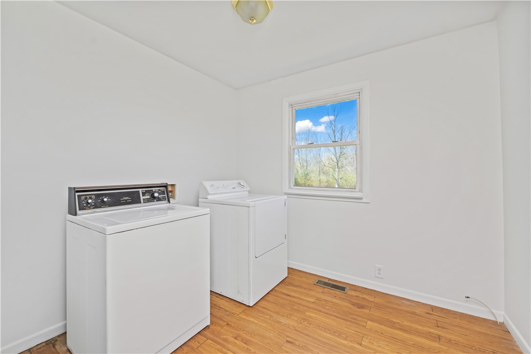 14965 Lakeshore Road Kent, NY 14477 - Photo 13 of 19