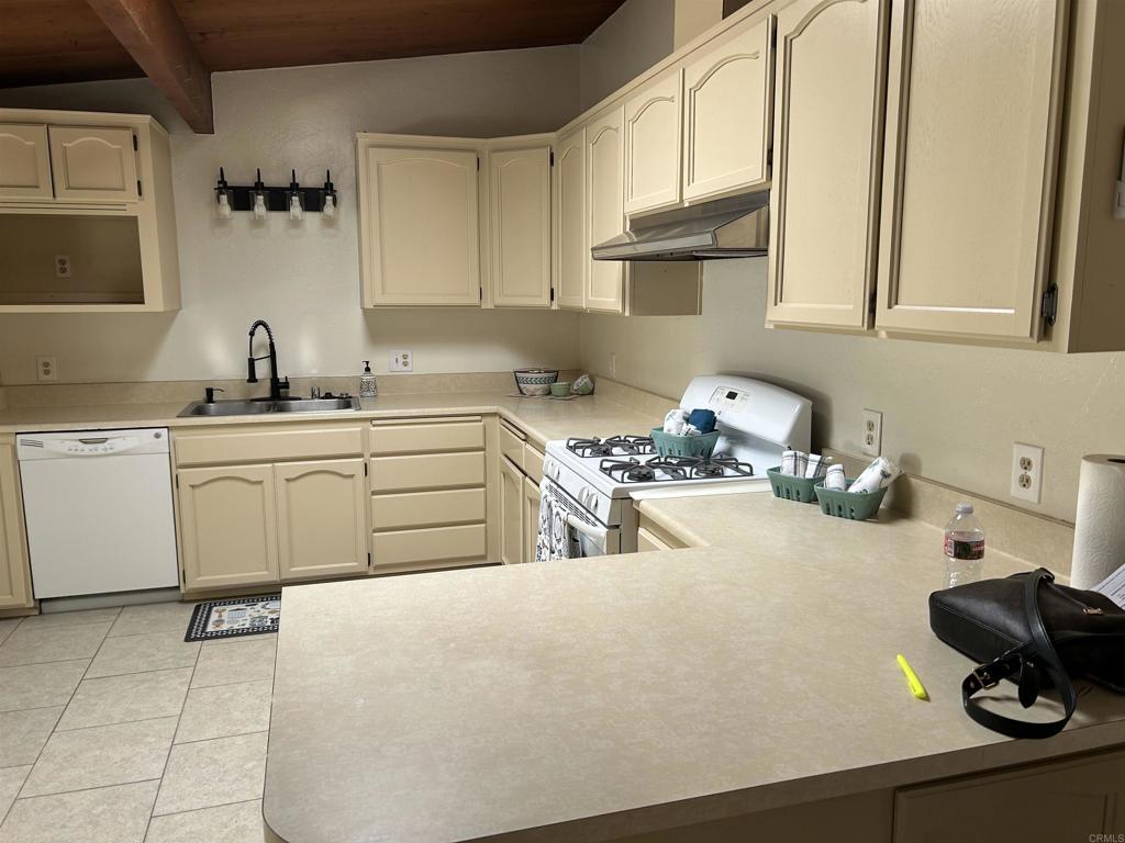 8621 Willow Terrace Santee, CA 92071 - Photo 16 of 29 Kitchen