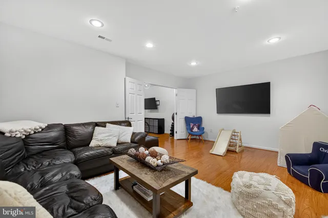 $869,900 | 444 Clayhall Street, Gaithersburg, MD 20878