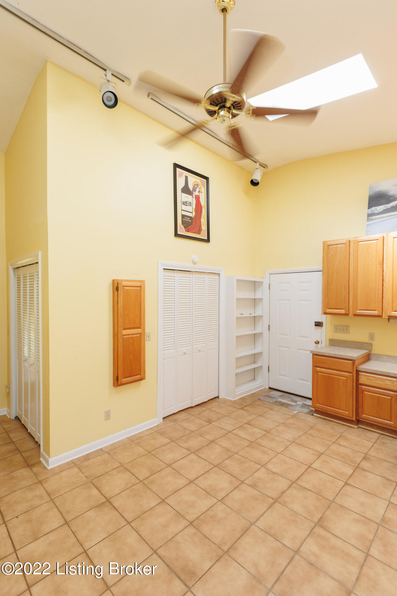 7207 Woolrich Road Louisville, KY 40222 - Photo 18 of 40 021
