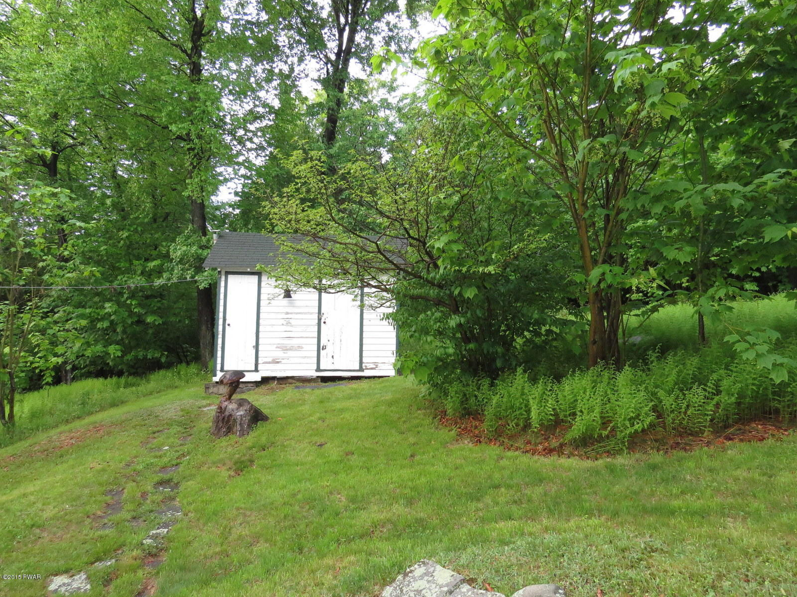 147 Ridgefield Point Road Greentown, PA 18426 - Photo 8 of 31