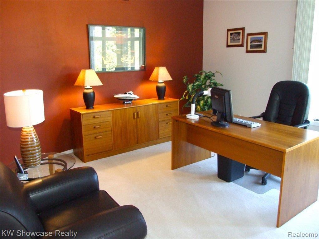 2901 East Commerce Road Commerce Township, MI 48382 - Photo 13 of 25 Library/Office/den