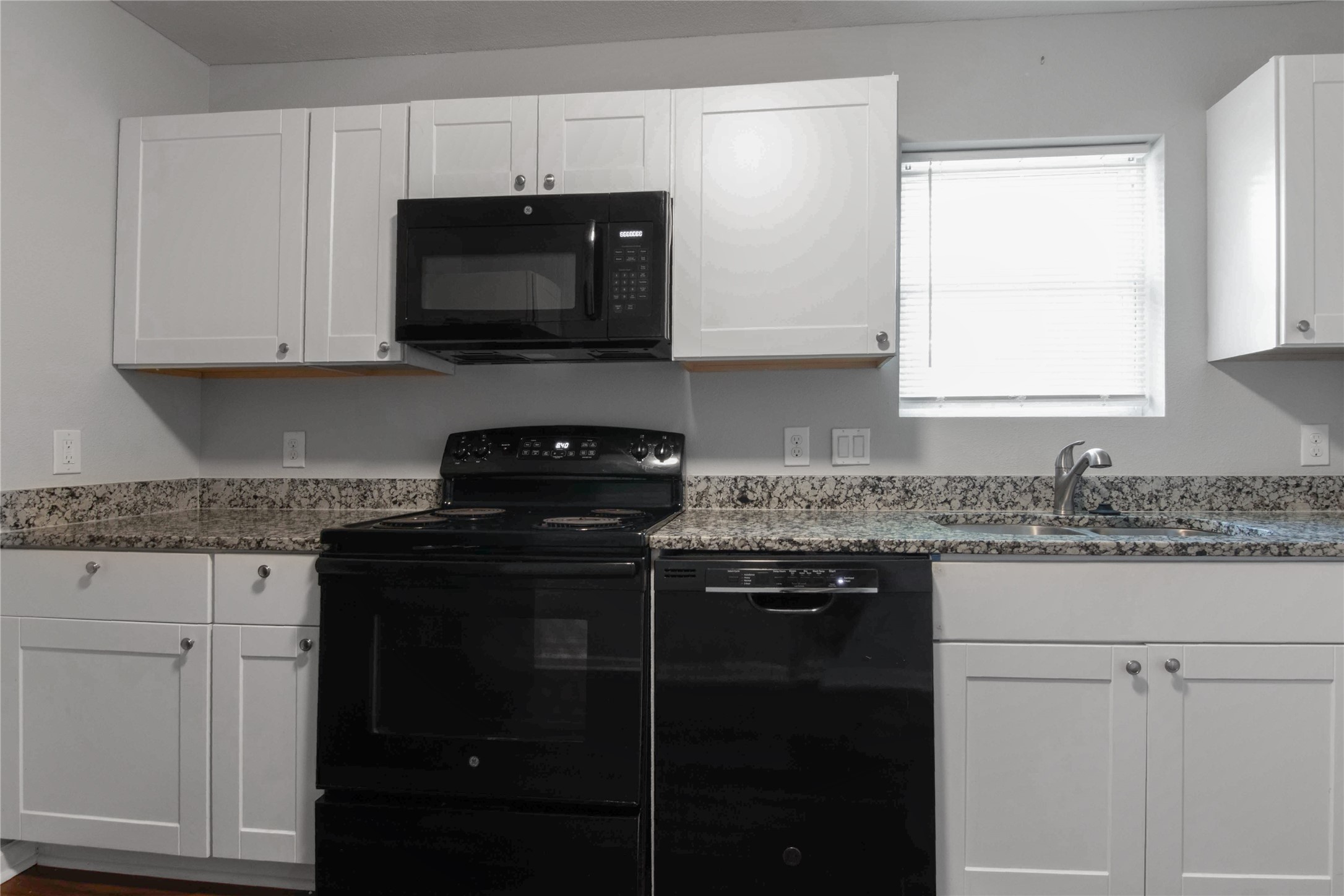 3621 Mainer Street, Unit C Houston, TX 77021 - Photo 4 of 14