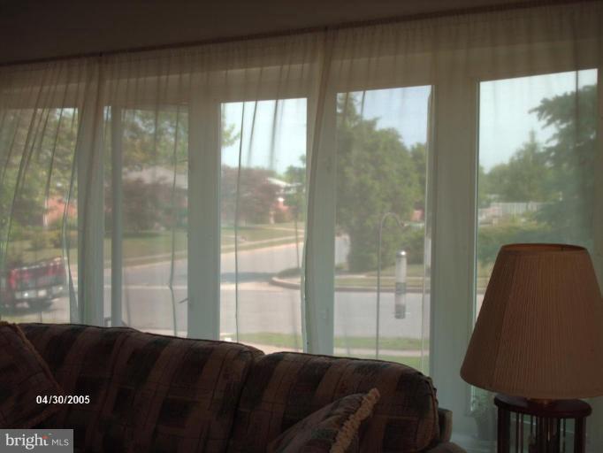 6 Dunwich Road Lutherville-Timonium, MD 21093 - Photo 3 of 22 Living Room #2
