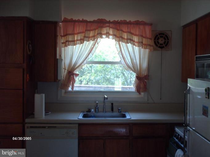 6 Dunwich Road Lutherville-Timonium, MD 21093 - Photo 6 of 22 Kitchen #2