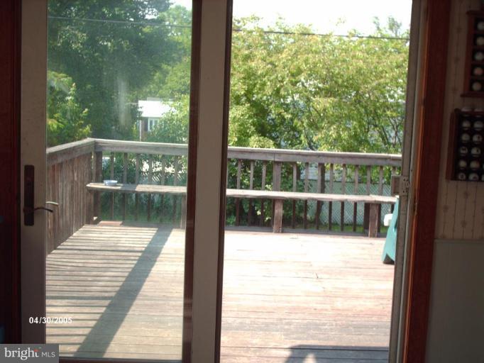 6 Dunwich Road Lutherville-Timonium, MD 21093 - Photo 7 of 22 Deck