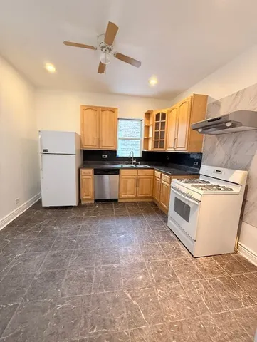 $1,600 | 4307 West Kamerling Avenue, Unit 2, Chicago, IL 60651