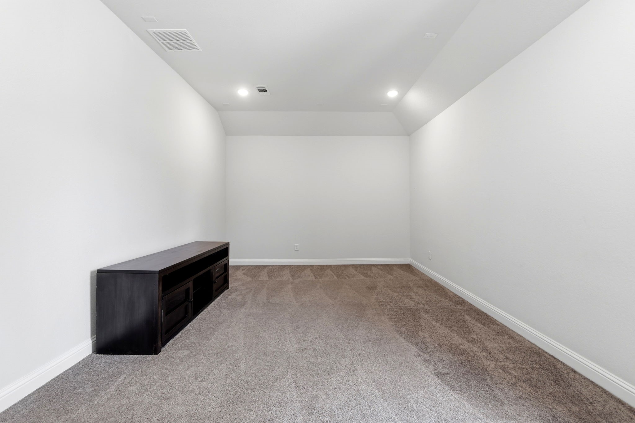 10062 South Goshawk Trail Conroe, TX 77385 - Photo 31 of 43 a room with furniture