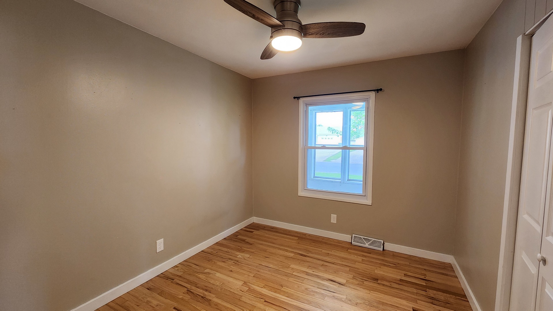 739 Highview Drive Clinton, IA 52732 - Photo 10 of 22