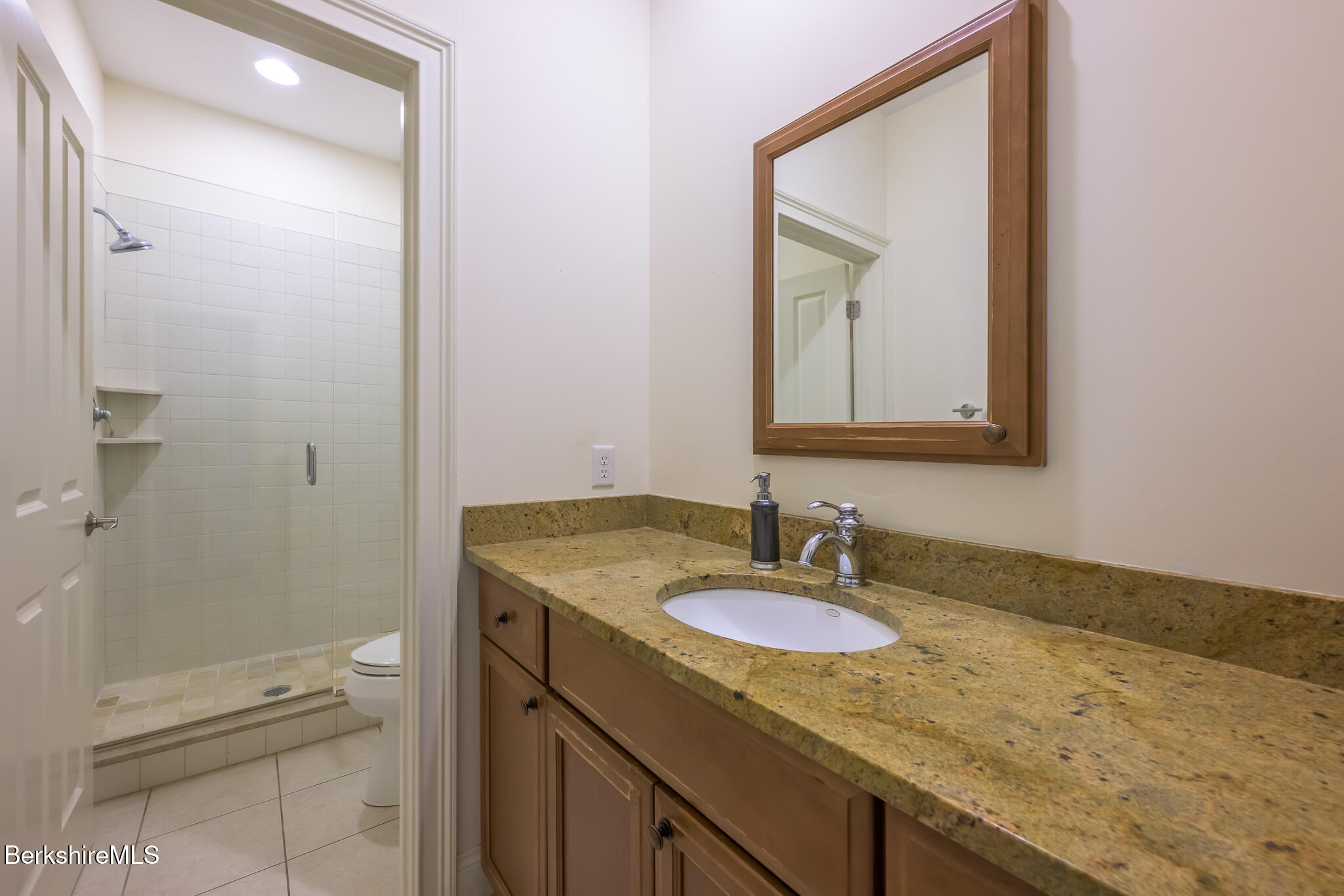 5 Stoneledge Road Lenox, MA 01240 - Photo 30 of 48 Full bath
