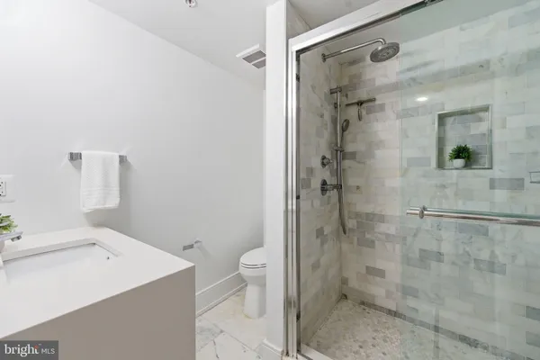 $2,000 | 1465 Harvard Street Northwest, Unit B101, Washington, DC 20009