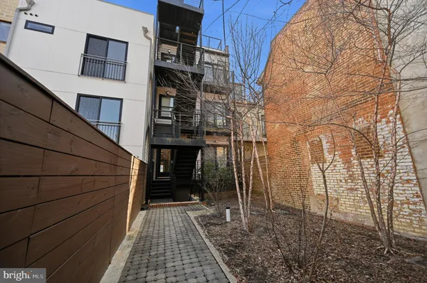 $2,000 | 1465 Harvard Street Northwest, Unit B101, Washington, DC 20009