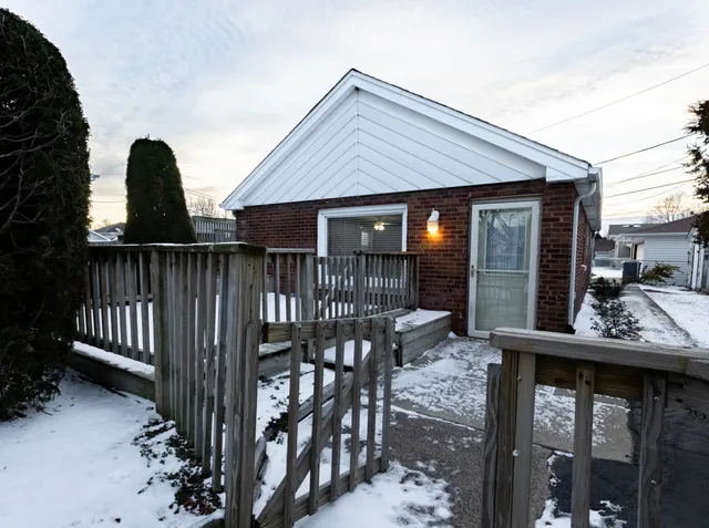 $290,000 | 9170 Crescent Court, Oak Lawn, IL 60453