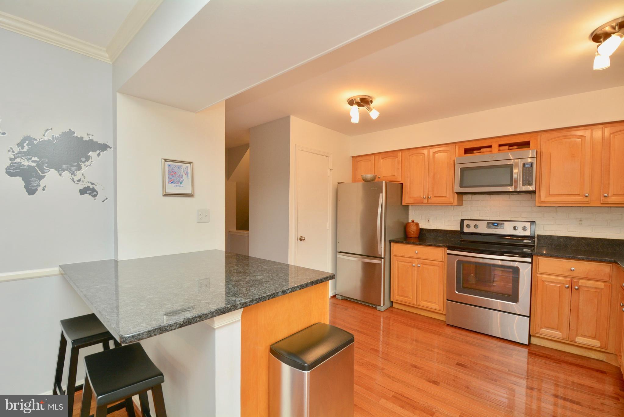 8436 Willow Forge Road Springfield, VA 22152 - Photo 13 of 39 Great breakfast bar