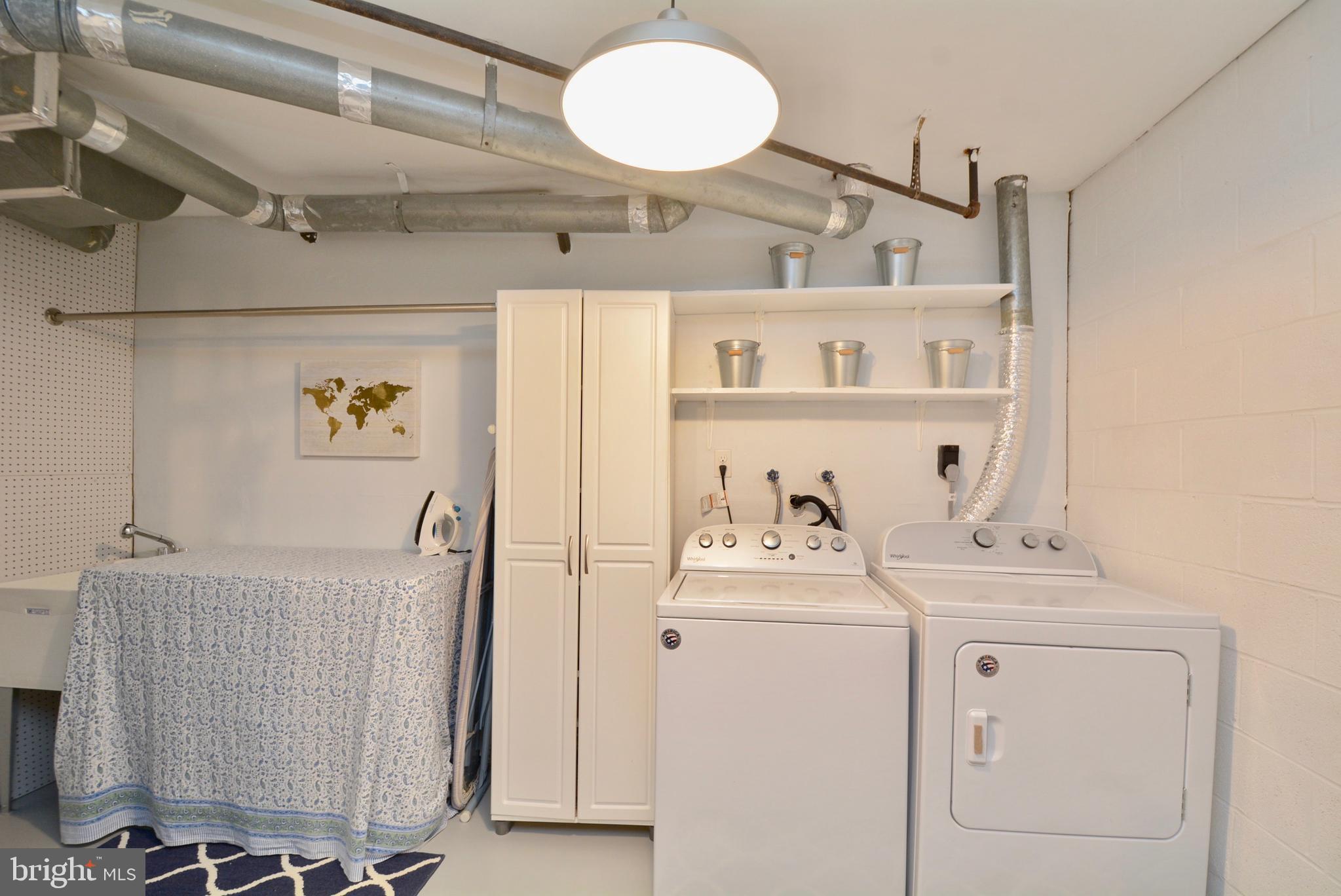 8436 Willow Forge Road Springfield, VA 22152 - Photo 35 of 39 Large Bright Laundry Room with sink
