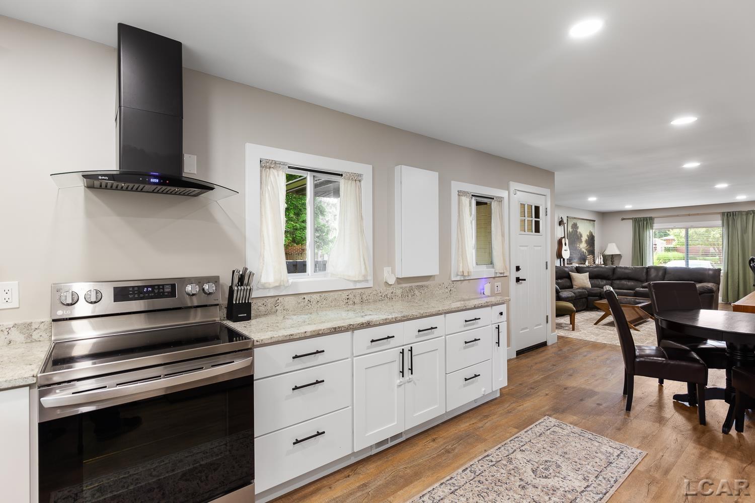 700 Sheldon Road Plymouth, MI 48170 - Photo 10 of 32 50180799-972843e5-a283-43d8-a06c-d42c55ec5aa9.JPG