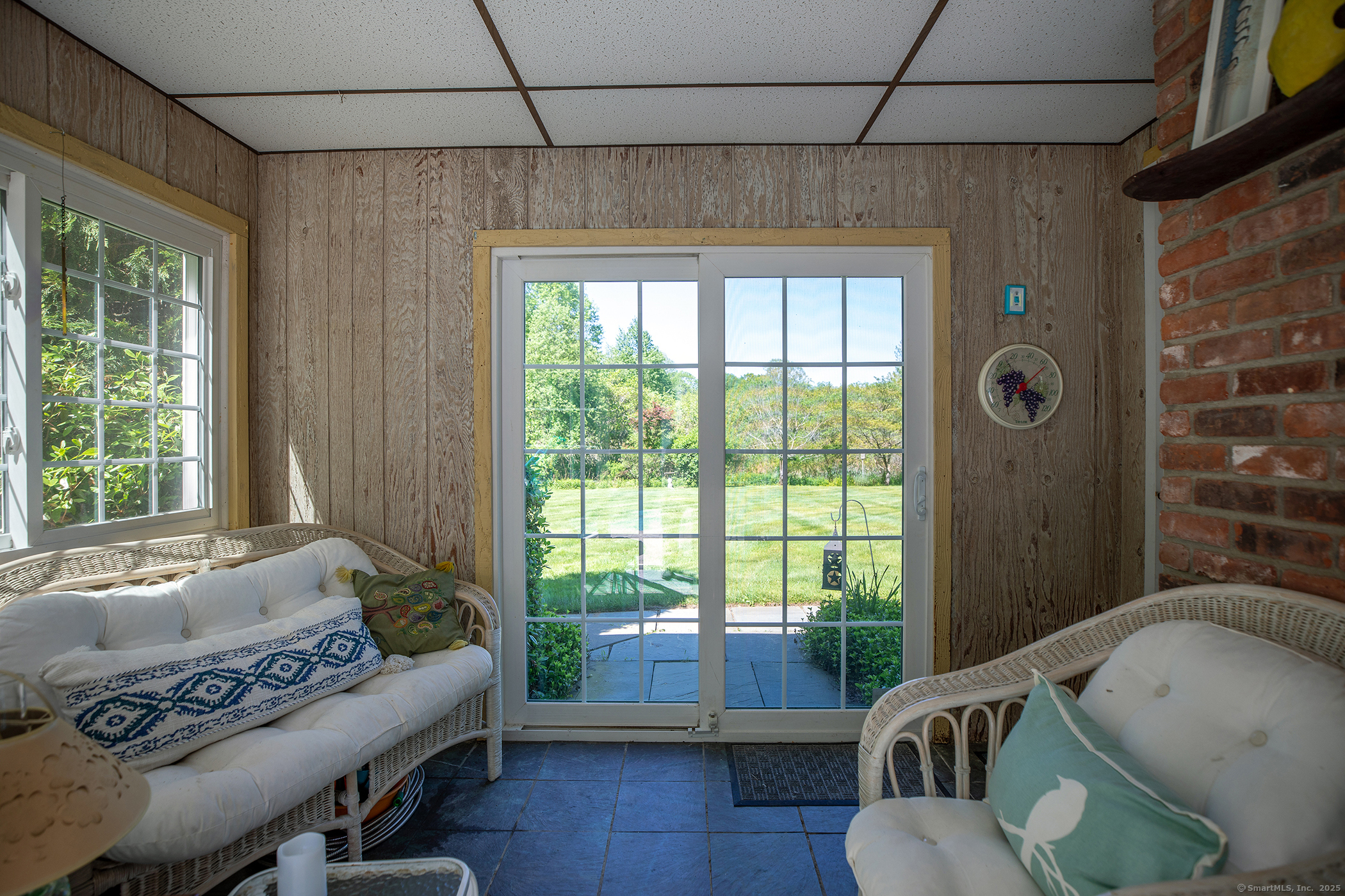 286 South Street Roxbury, CT 06783 - Photo 10 of 36 a living room with furniture and a window
