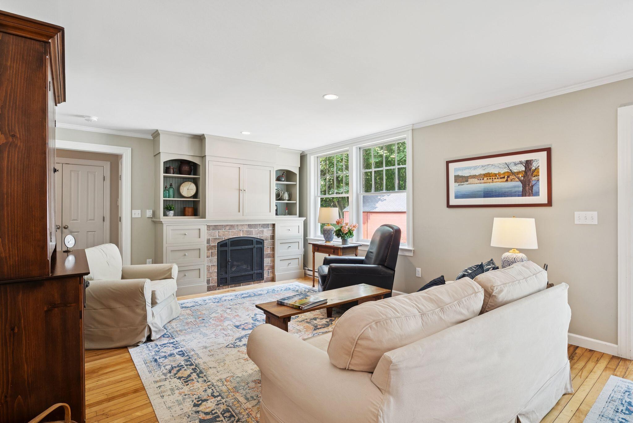59 Tuttle Road Cumberland, ME 04021 - Photo 21 of 45 Living Room