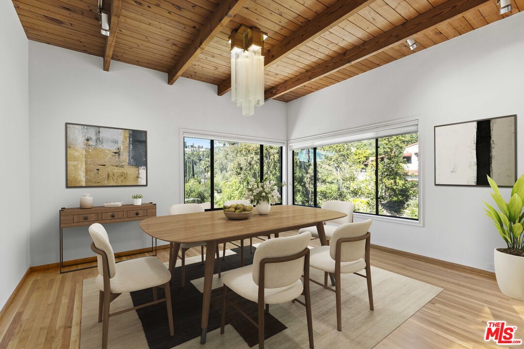 3275 Buckingham Road Glendale, CA 91206 - Photo 15 of 33